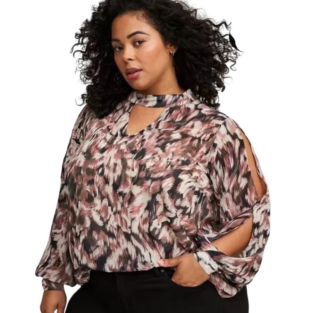 Torrid‎ Abstract Print Long Sleeve Blouse Pink Burgundy Cutout Back Size 2 2X